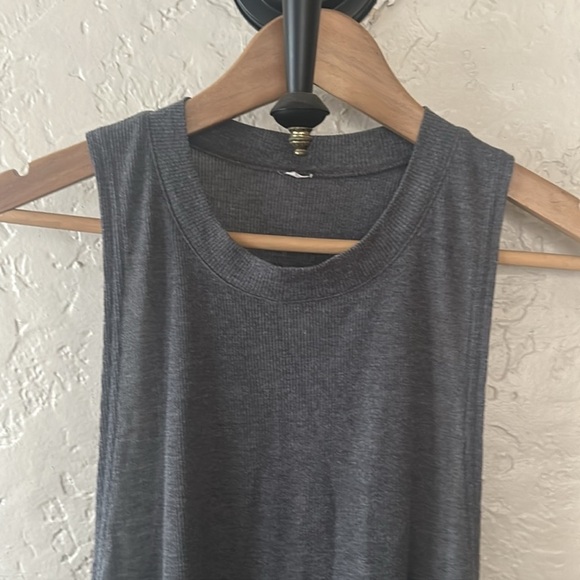 ALO Yoga Gray Ribbed Tank Top - Picture 2 of 4